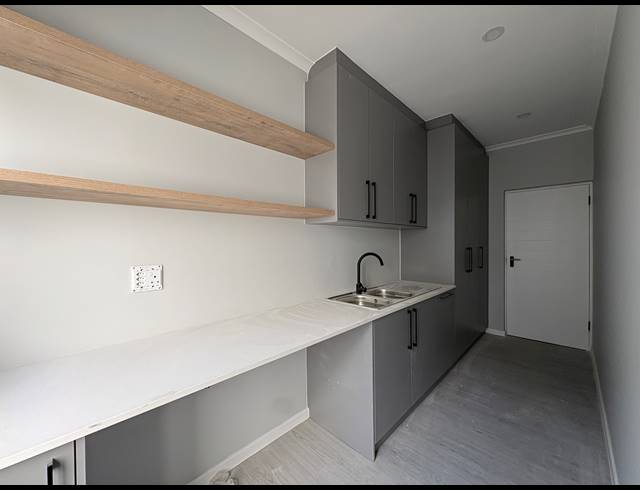3 BEDROOM HOUSE FOR SALE IN SANDOWN